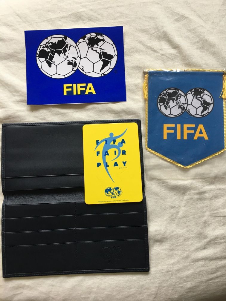 Suveniruri originale FIFA de arbitru 1993