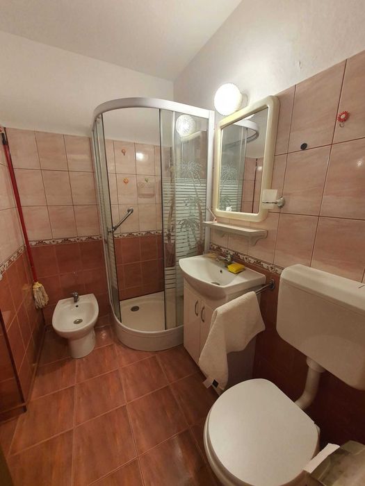 Vind apartament cu 3 camere