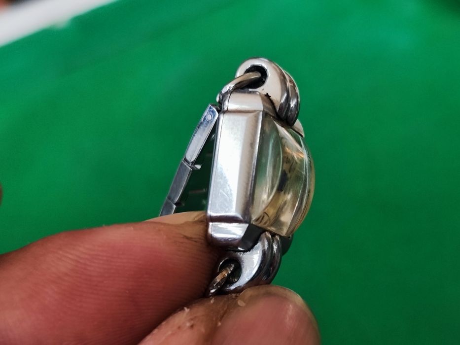 Механичен дамски часовник omega 15 jewels