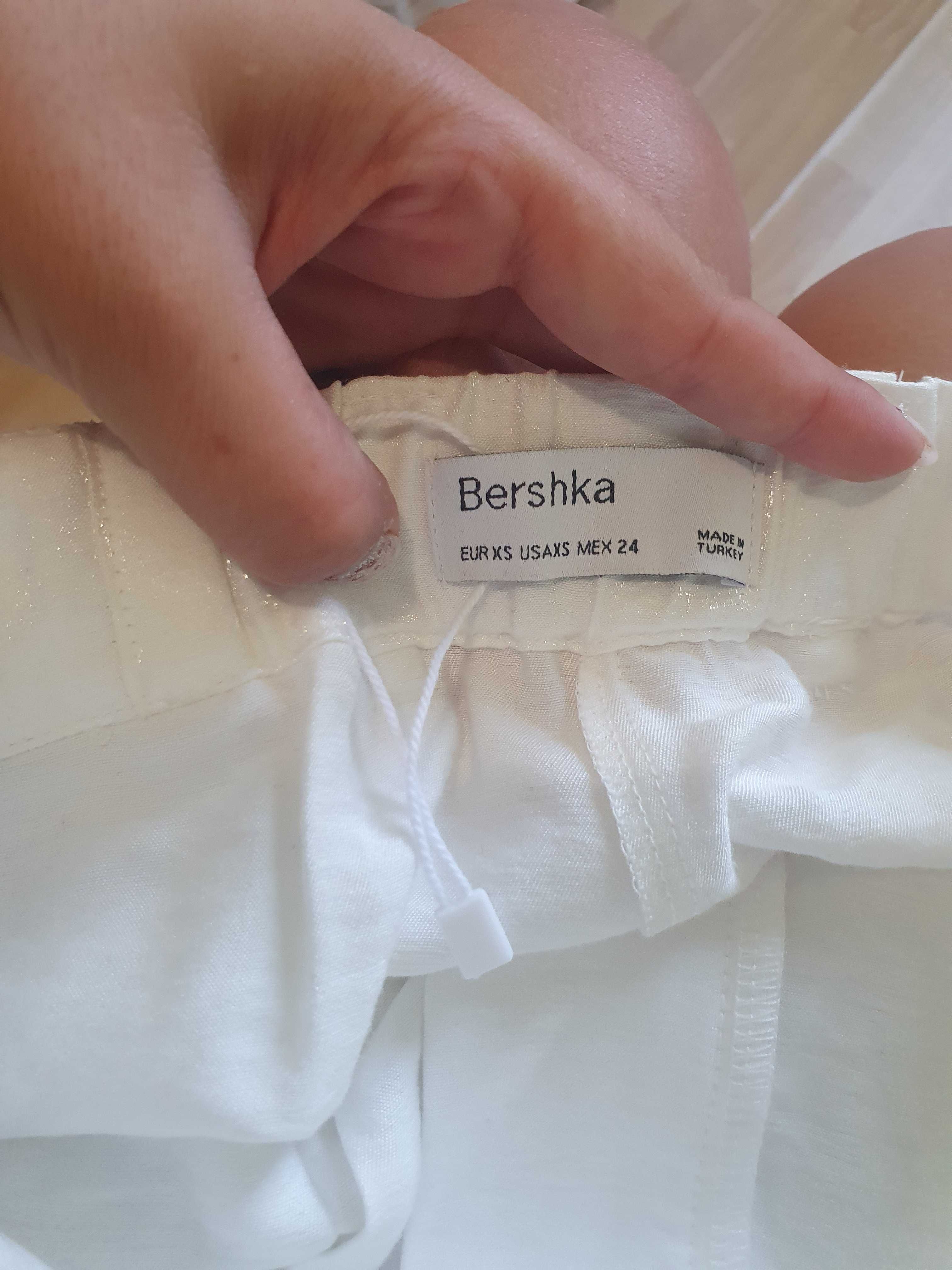 Дамски къси панталонки Bershka xs