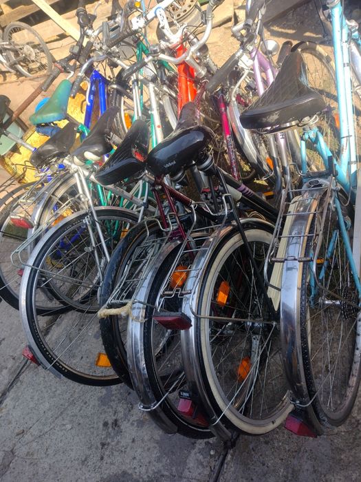 Vând biciclete diferite modele