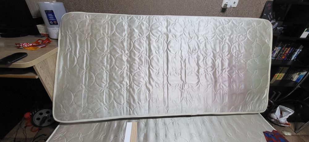 Продам матрас 90х190