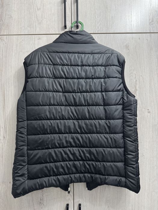 Продам чёрную Жилетку