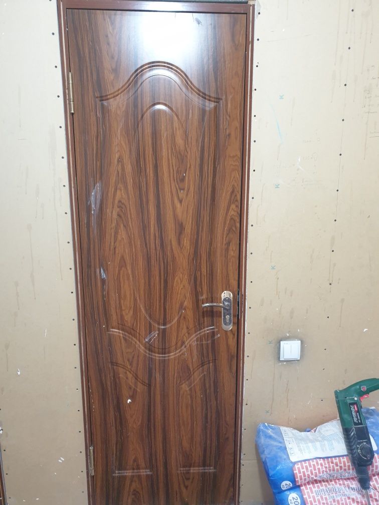 Продаются двери б/у