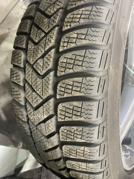 Зимни гуми pirelli 225/45/18 2 броя 2020г.