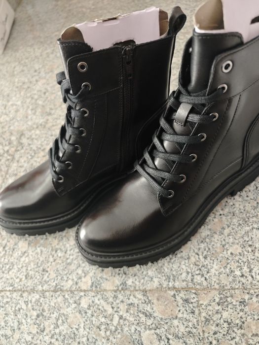 Bocanci dama Geox noi  cu eticheta 39