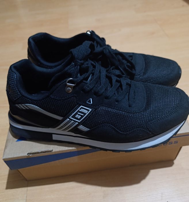 Мъжки маратонки  25лв.