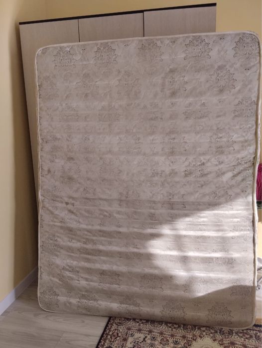 Матрас размер 1,6 на 2 м