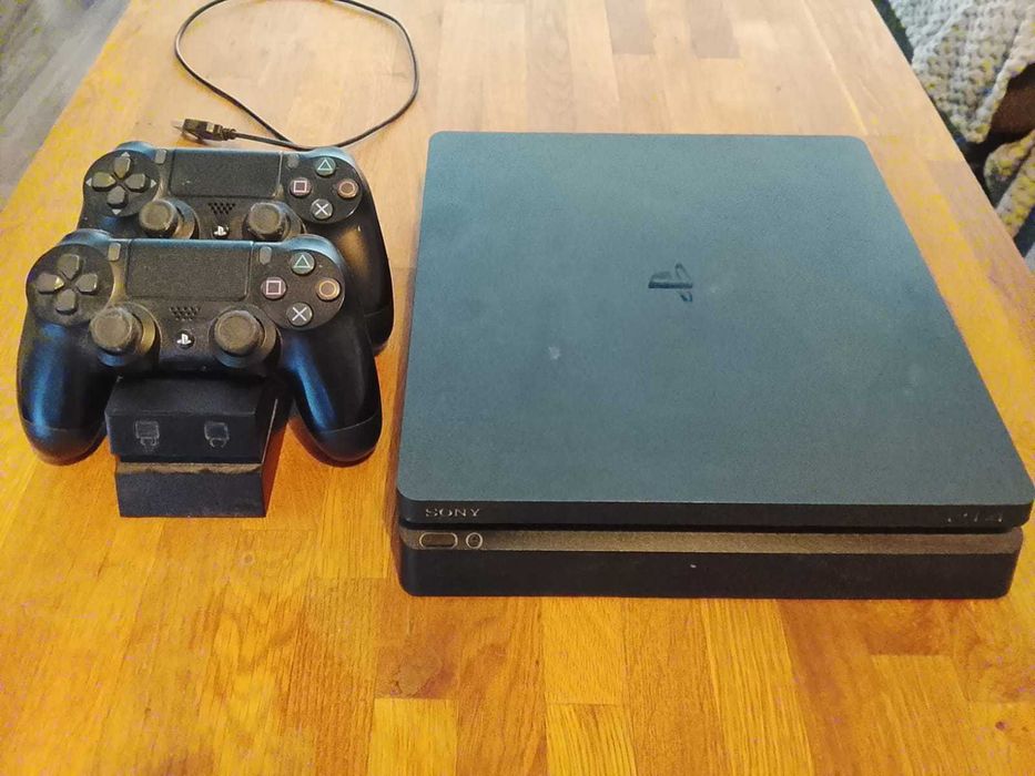 Vand PS4 Slim 500GB