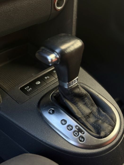 Vw Touran Cross / 1.9 / 2010 / Dsg / Full / 7 locuri