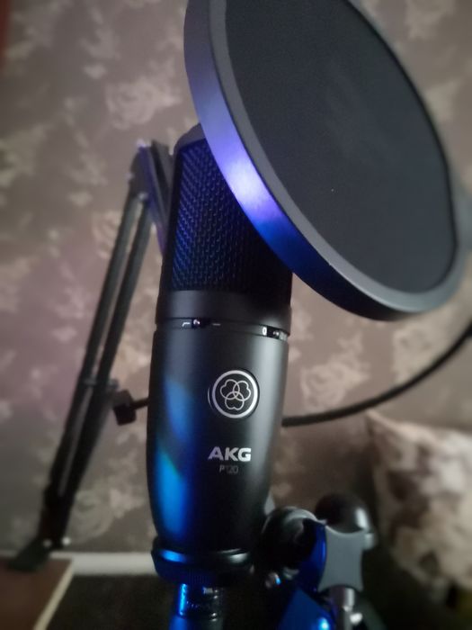 Студийный микрофон AKG P120