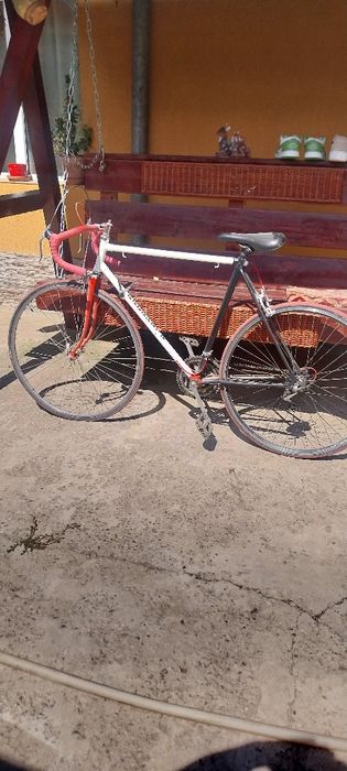 Vând semicursă în stare foarte bună