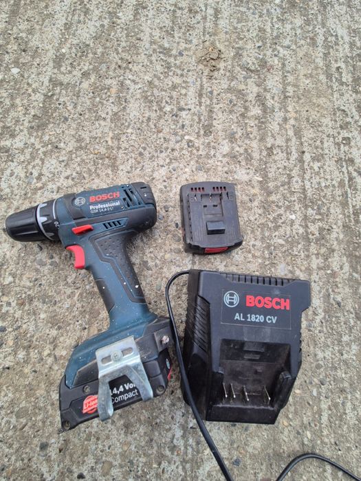 Autofiletanta bosch 14,4 v, incarcator si doi acumularori