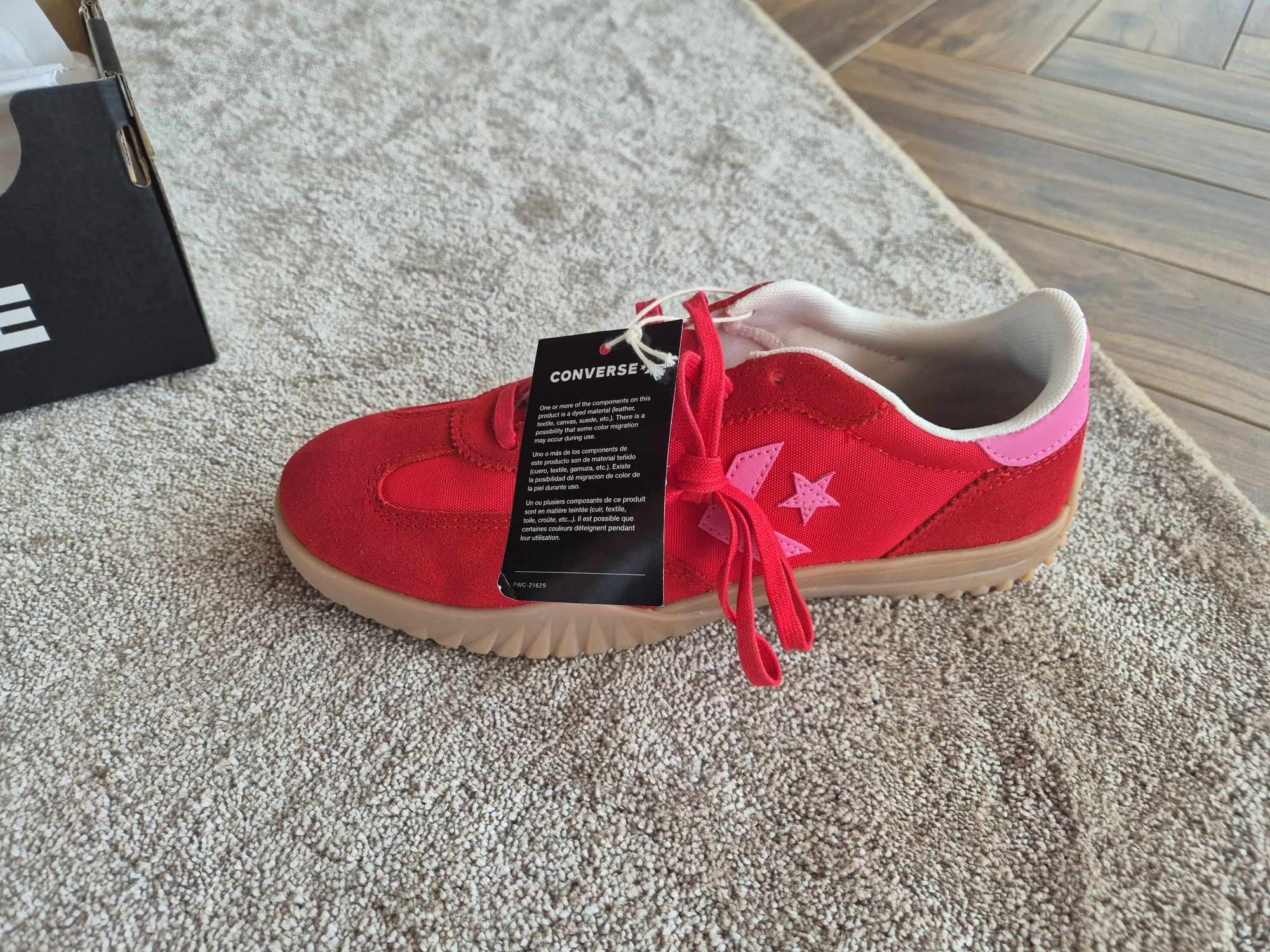 Обувки на Converse