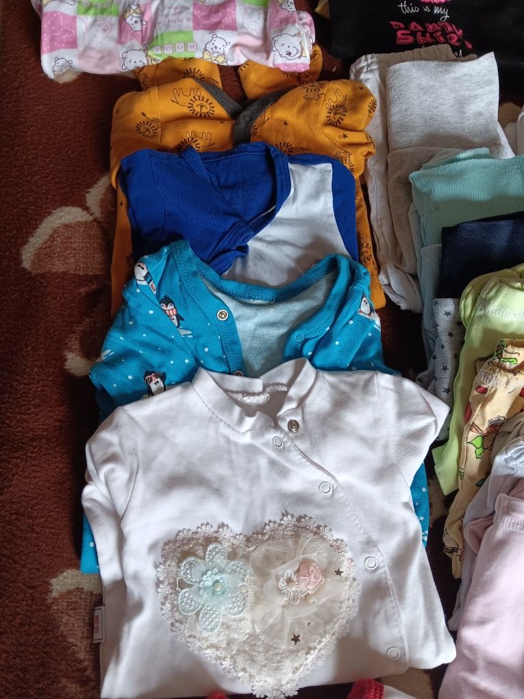 ЛОТ - Бебешки дрехи - 0-3 м. + подарък
