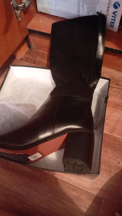 Сапоги женские новые.