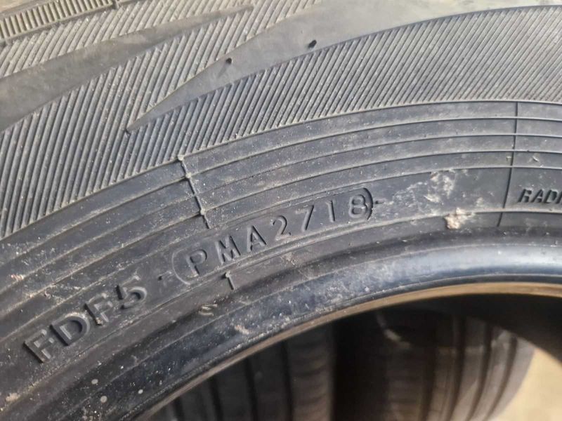 4 Yokohama R17 225/65
летни гуми DOT2718