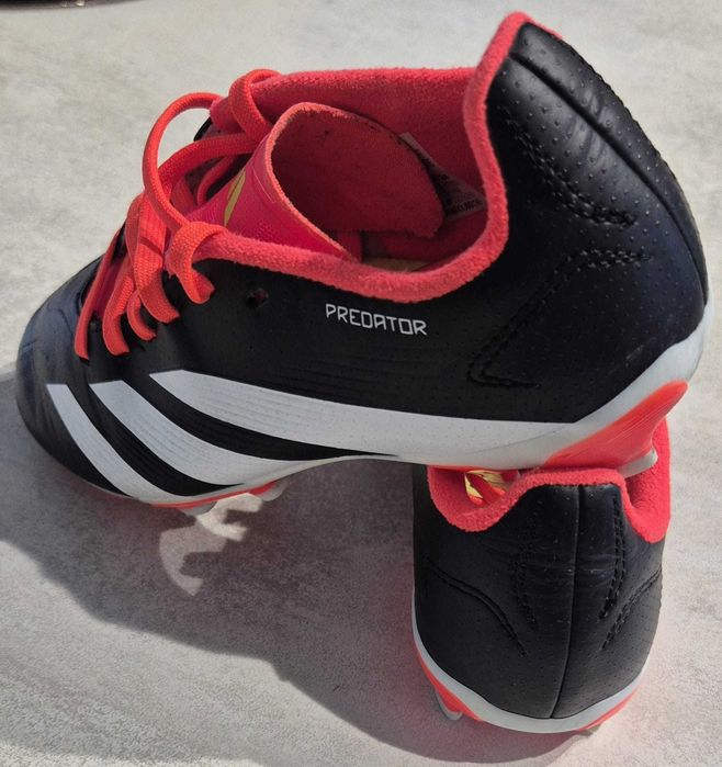 Ghete fotbal ADIDAS PREDATOR 34