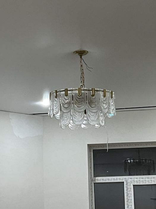 Люстра новая