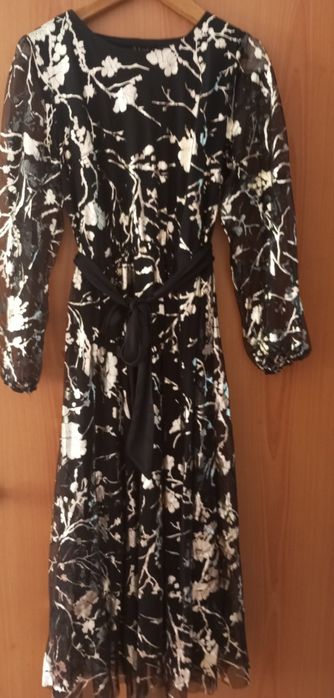 Продам новое женское платье 8500