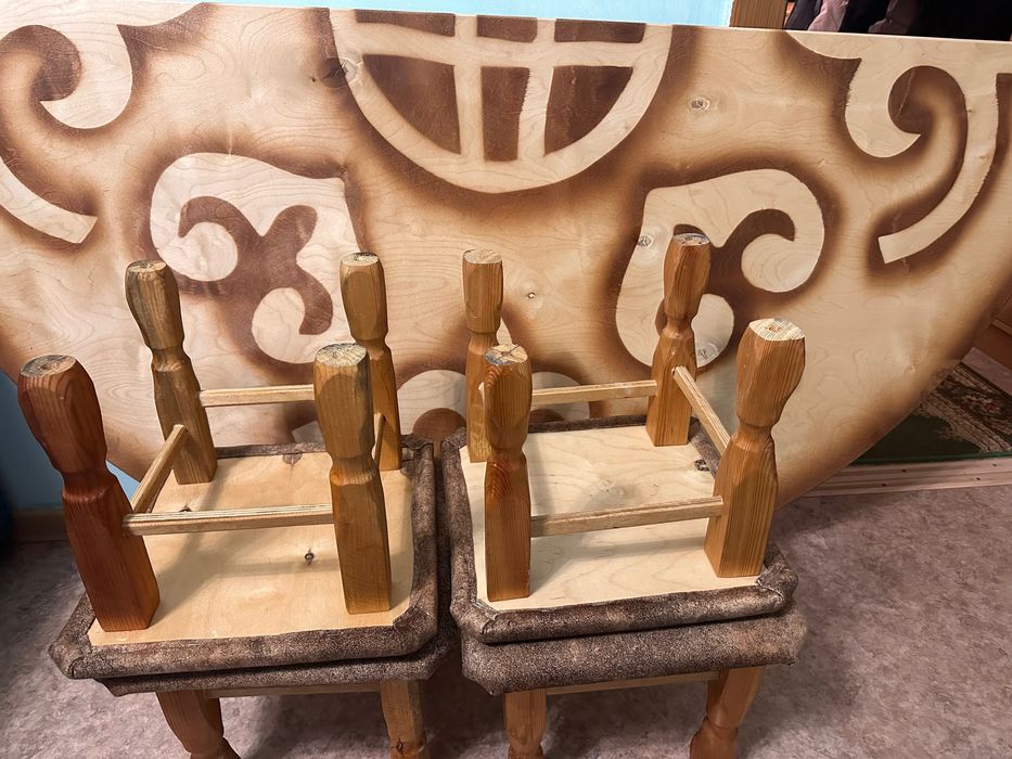 Продам круглый казахский стол со стульями