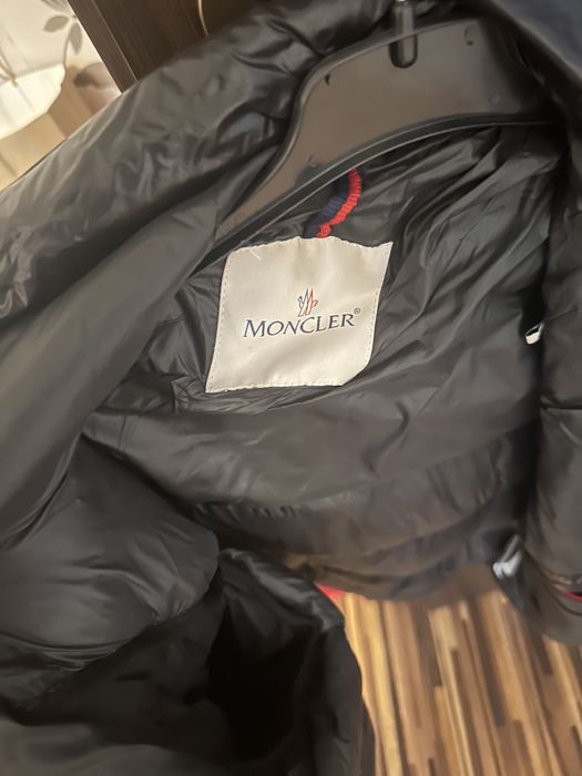 Geaca moncler maya