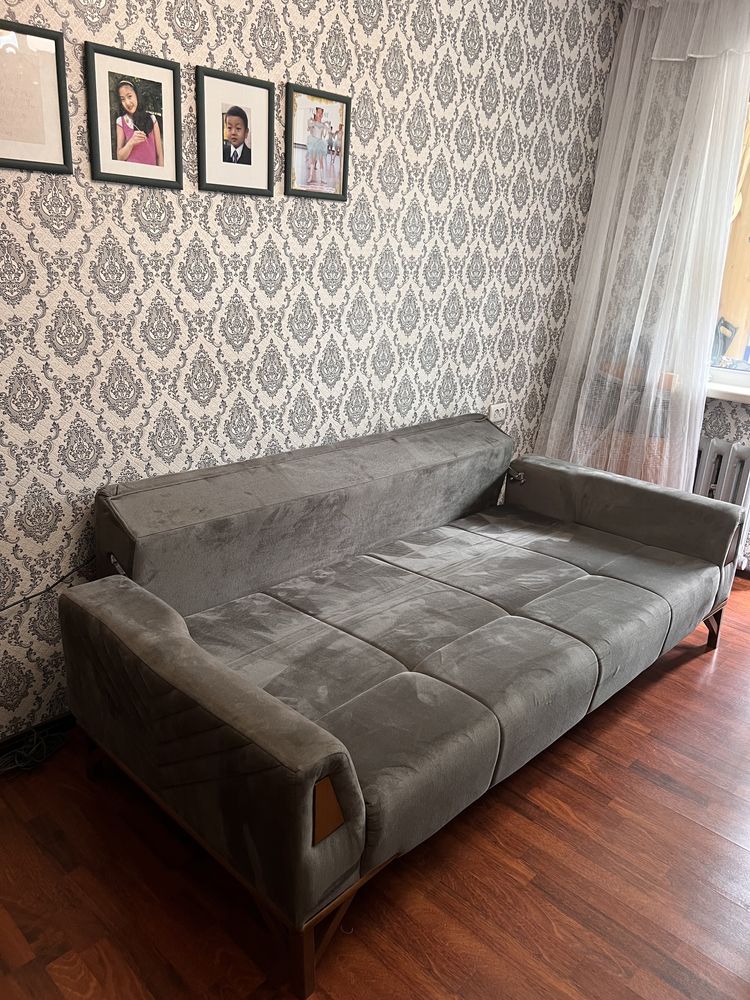 Продается диван текстильный