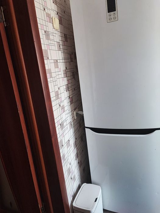 Продам холодильник LG в отличном состоянии. Торг.