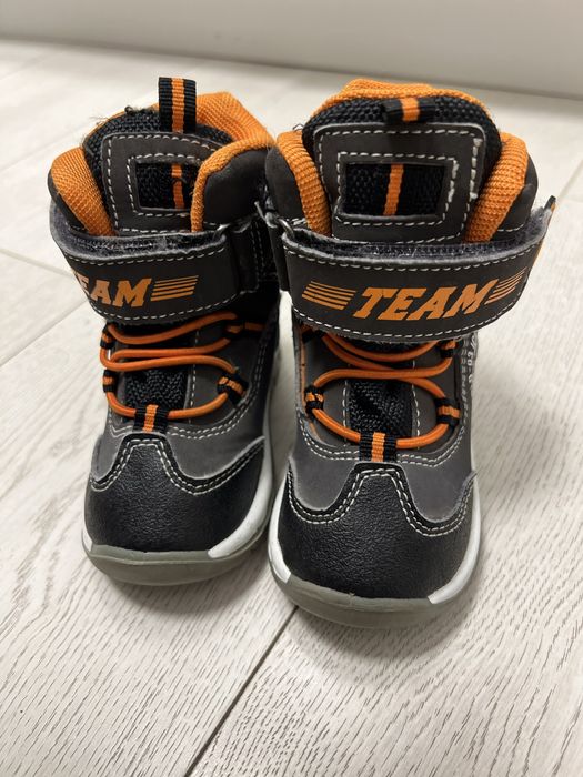 Bocanci de iarna marime 20