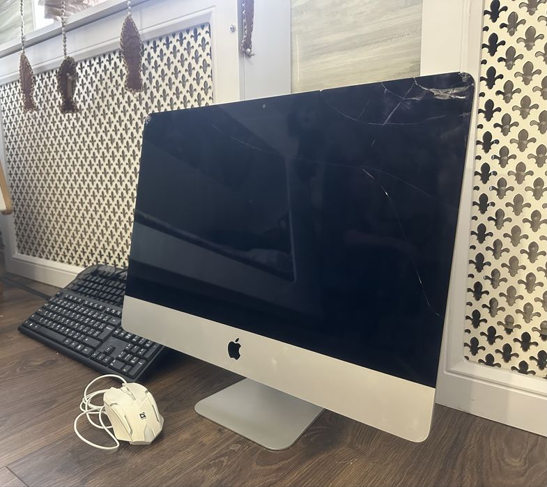 Продаю i mac без договорочной ценв дешего работает отлично