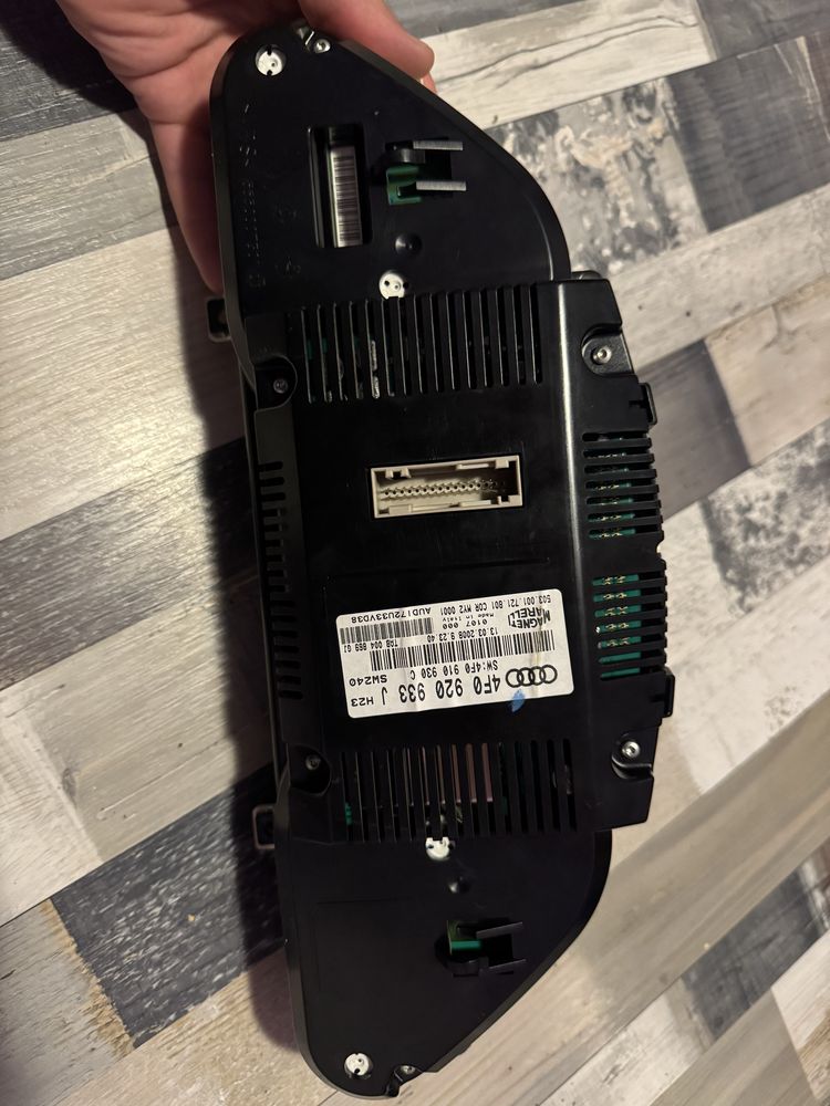 Километраж/Тъбло audi / ауди a6 c6 4f