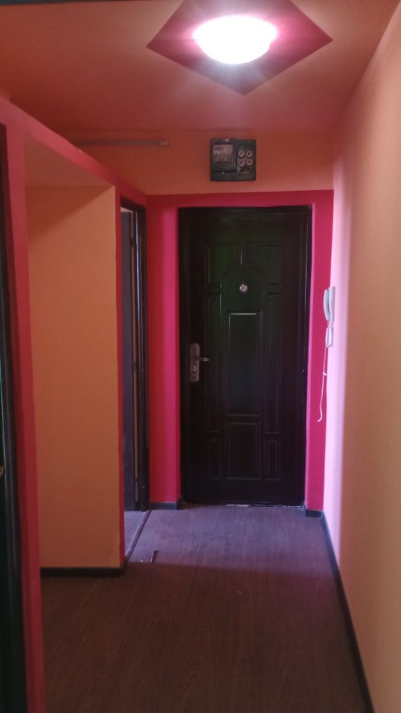 Vând apartament cu 3 camere