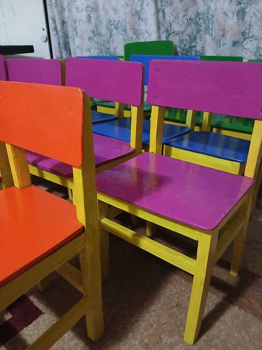 Детские стульчи, дерево.