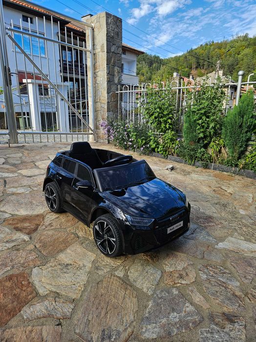 Акумулаторен джип Audi RS6