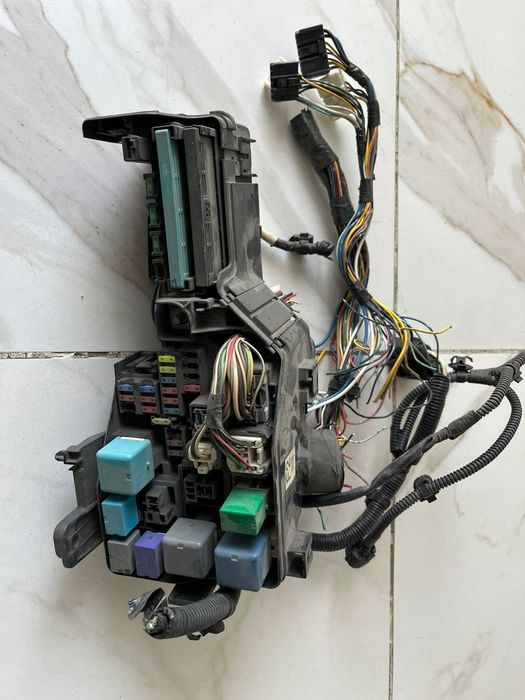 Блок предохранителей Lexus es 350