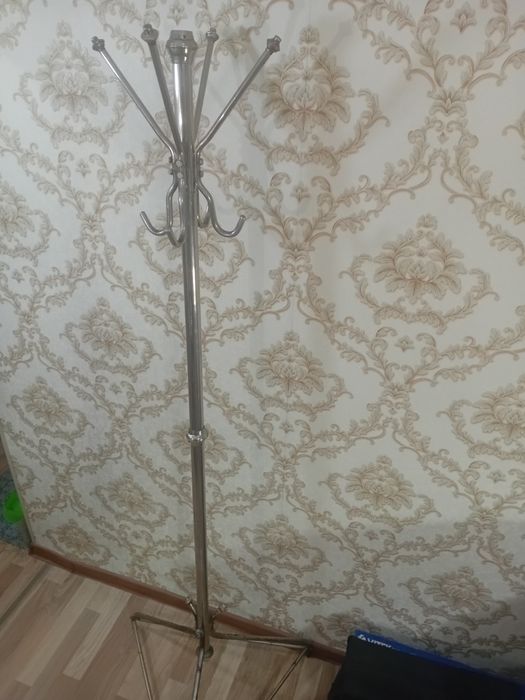 Вешалка напольная
