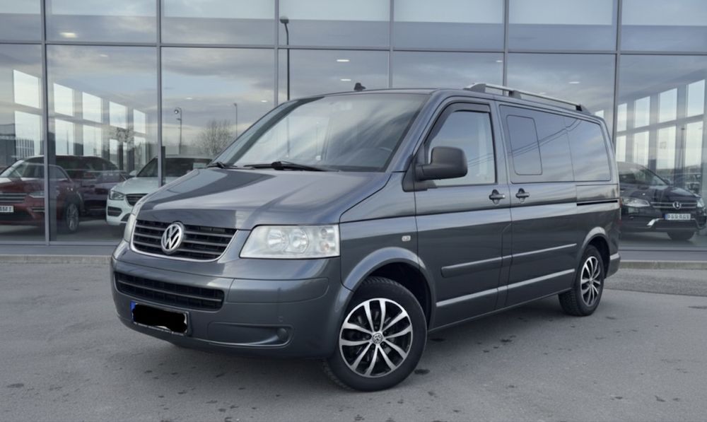 VW Multivan 2,5 TDi 180 Cp Proprietar 7 locuri 220v