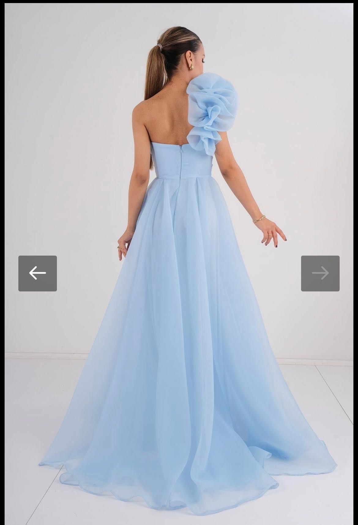 Rochie elegantă cu trena