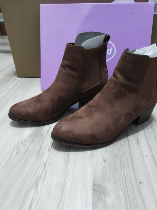 Продавам обувки на  Deichmann