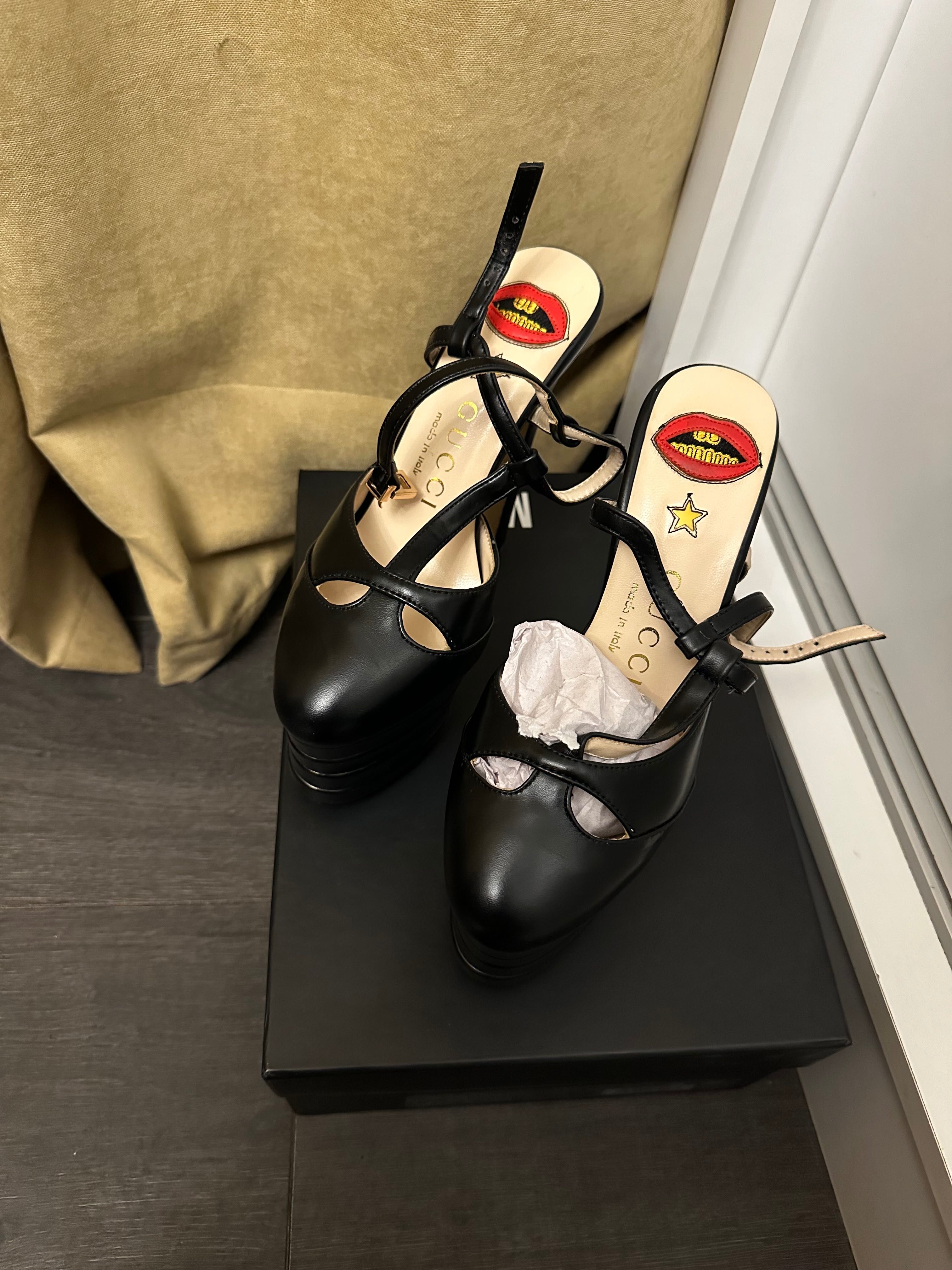 Обувки на висок ток Gucci