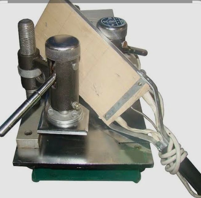 Утюг для пластиковых окон.