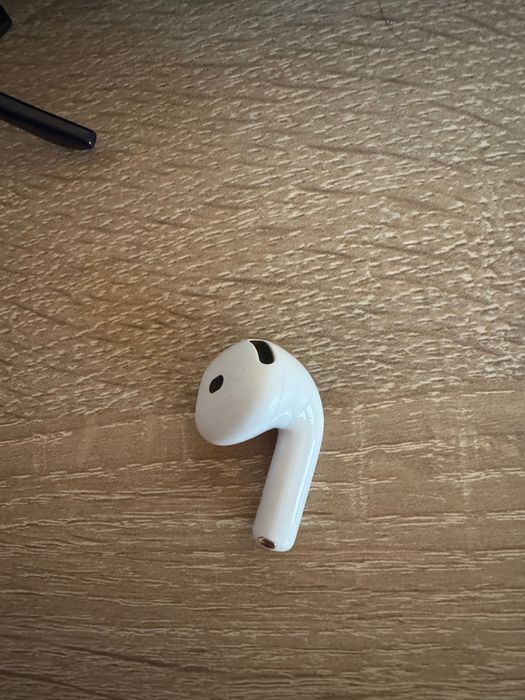 Air Pods 4 Active Noise cancellation