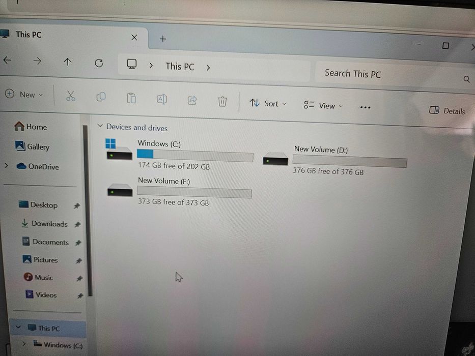 Лаптоп i7, 12GB RAM, 1TB SDD, Windows 11