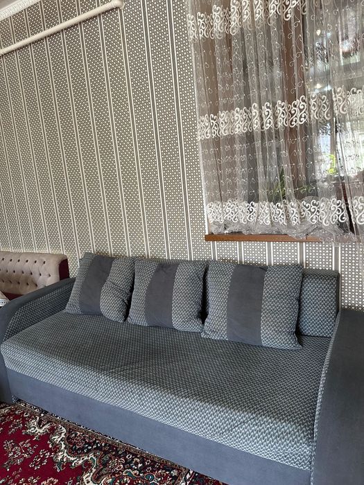 Продаю диван для гостинной