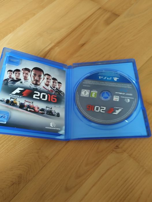 Vând formula 1 2016 joc video pentru PS 4
