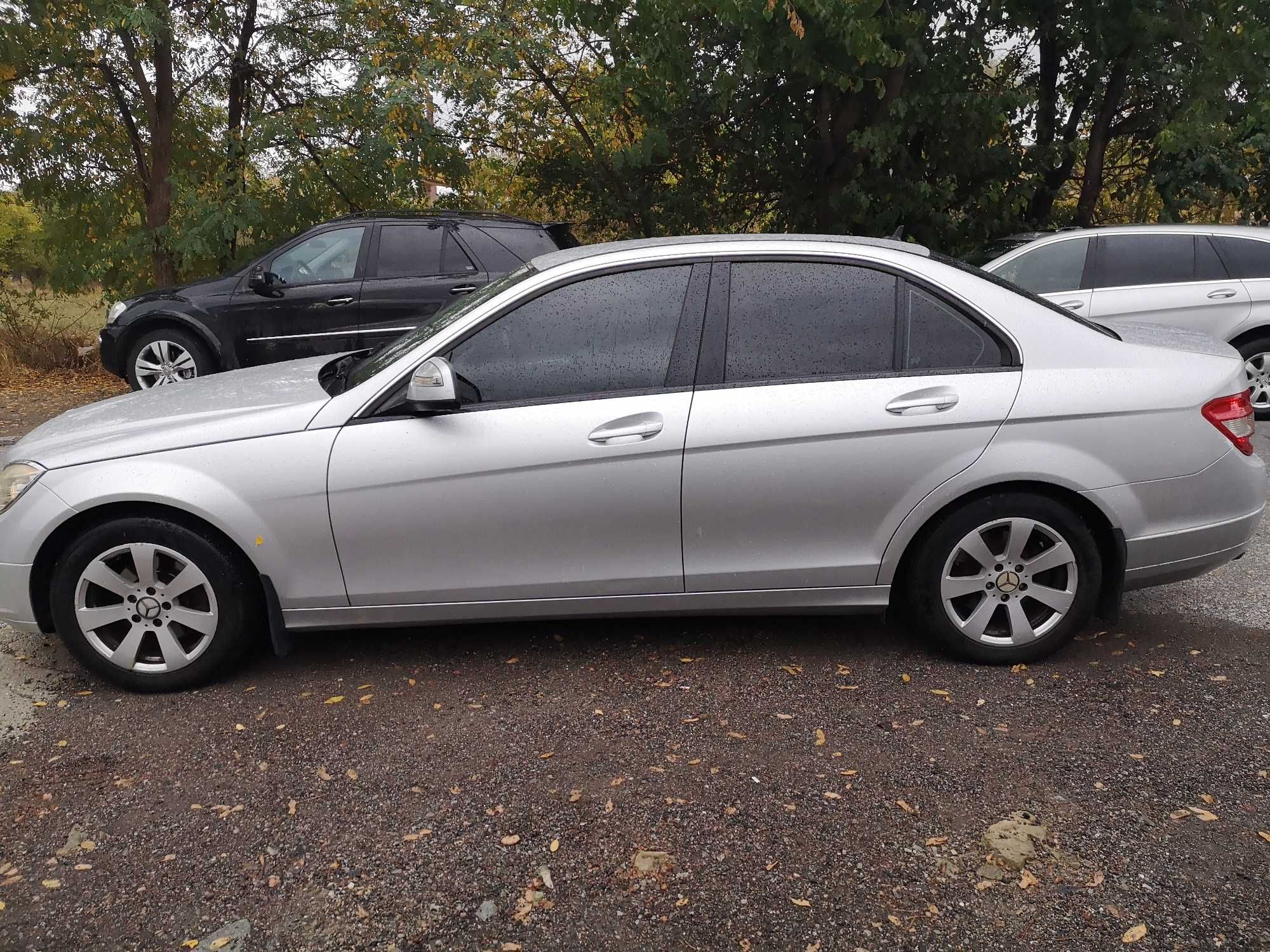 W204 НА ЧАСТИ Mercedes C Class В204 200 CDI 646 ръчка Classic