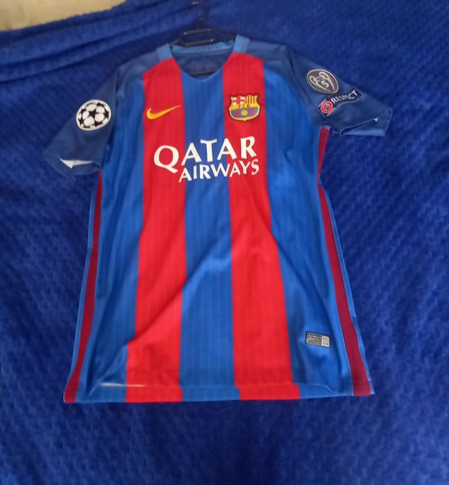 Оригинални футболни тениски