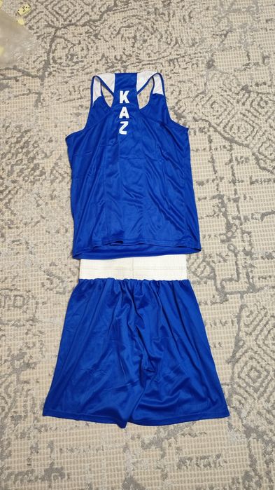 Продам форму синию