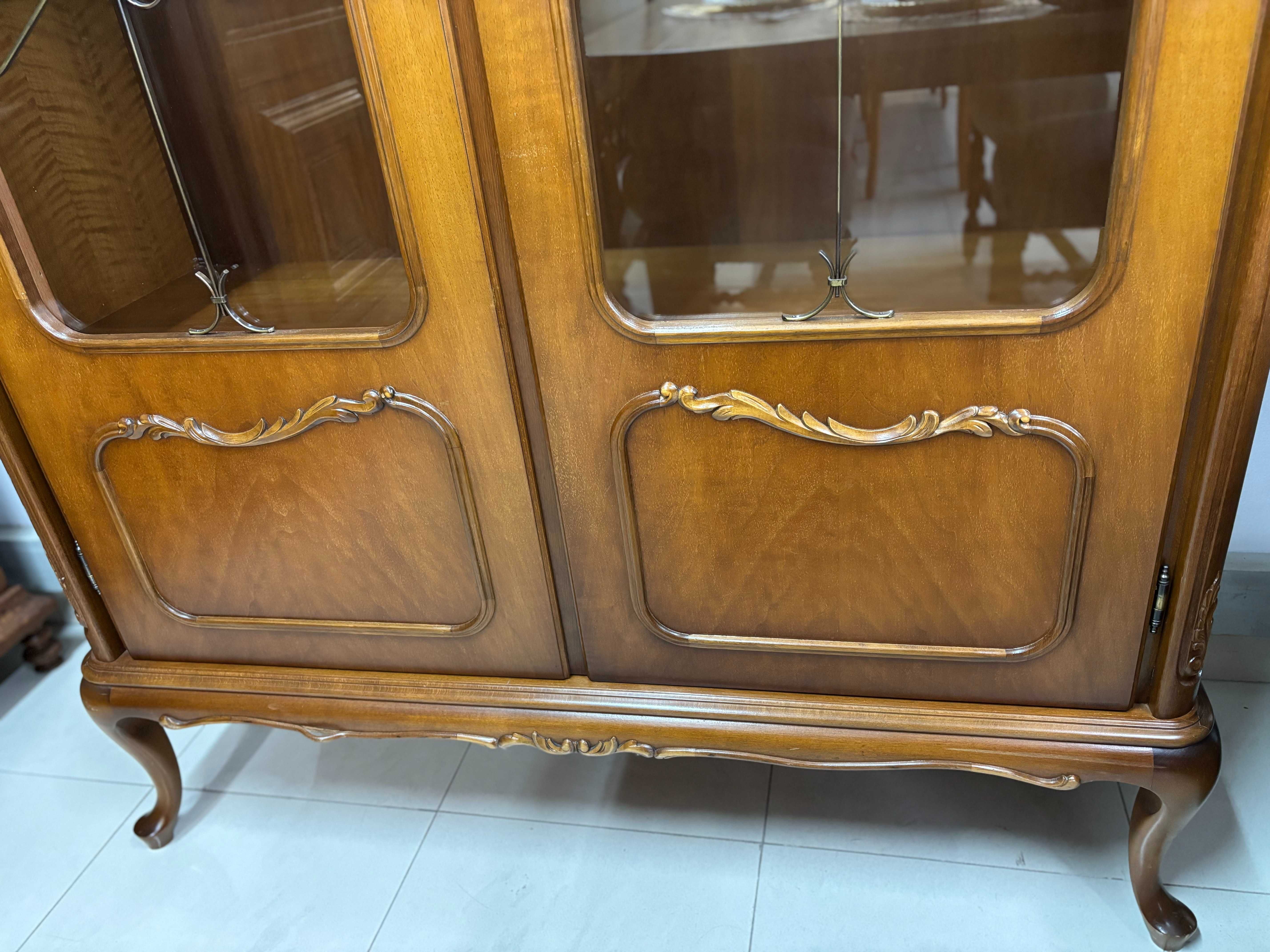 Витрина в стил Chippendale