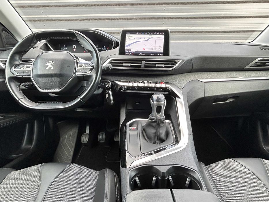 Peugeot 3008 Allure - 2018 - 130 hp - GARANTIE - rate avans 0